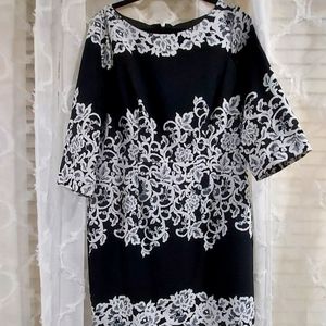 Gorgeous Adrianna Papell dress worn one time!